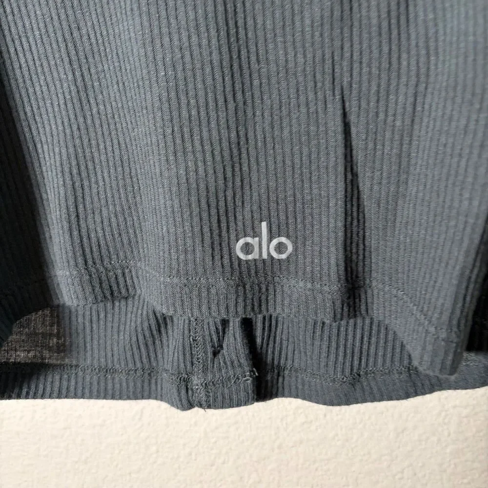 Alo Yoga T-Shirt Women's Small Green Ribbed Long Sleeve Cardigan Button Top